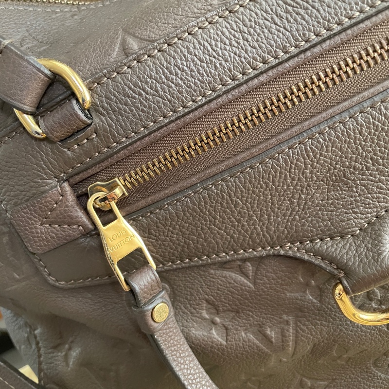 Louis Vuitton高級系列全皮托特包原10幾萬🎞LV老花字壓紋🎞 類never full🎞瀟🎞手提/肩背/側背/斜背/小資包/媽媽包/過夜包🎞正品🎞況好🎞🈶️原包附長背帶-15