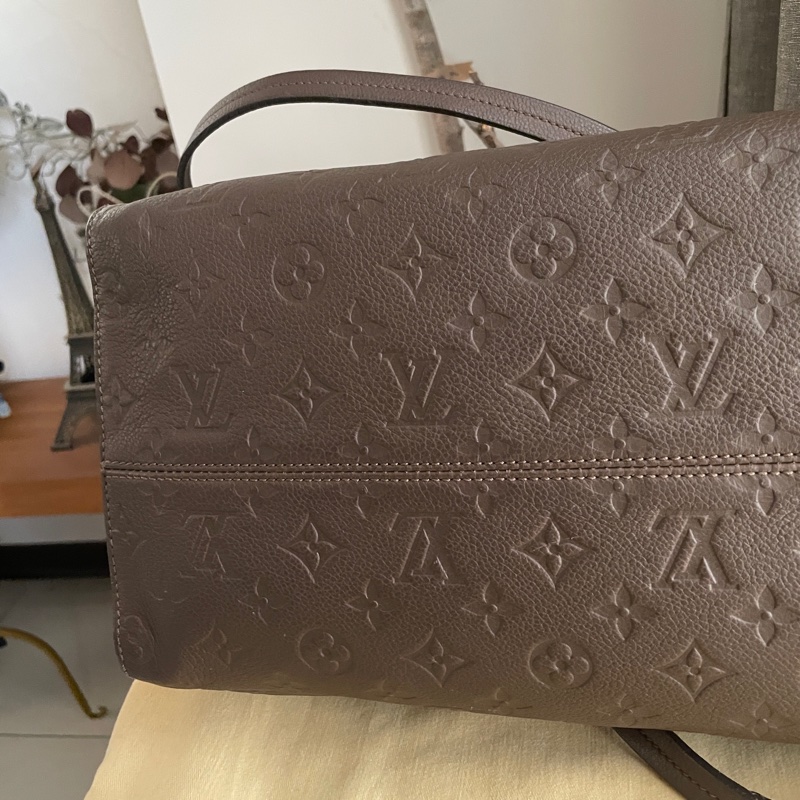Louis Vuitton高級系列全皮托特包原10幾萬🎞LV老花字壓紋🎞 類never full🎞瀟🎞手提/肩背/側背/斜背/小資包/媽媽包/過夜包🎞正品🎞況好🎞🈶️原包附長背帶-30