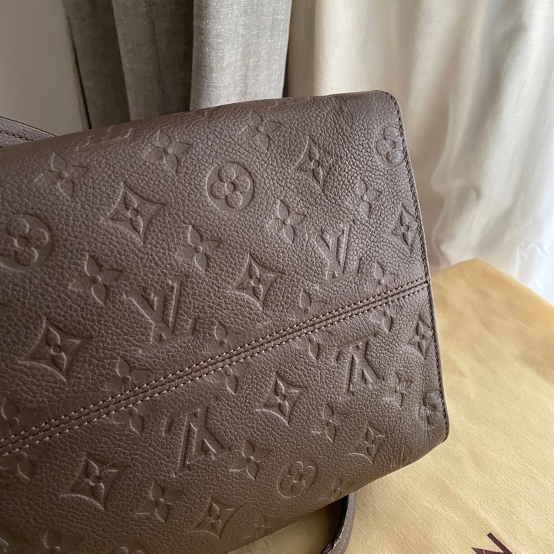 Louis Vuitton高級系列全皮托特包原10幾萬🎞LV老花字壓紋🎞 類never full🎞瀟🎞手提/肩背/側背/斜背/小資包/媽媽包/過夜包🎞正品🎞況好🎞🈶️原包附長背帶-31