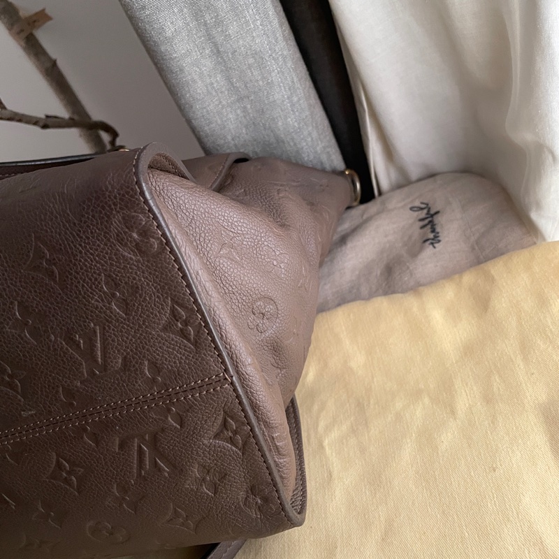 Louis Vuitton高級系列全皮托特包原10幾萬🎞LV老花字壓紋🎞 類never full🎞瀟🎞手提/肩背/側背/斜背/小資包/媽媽包/過夜包🎞正品🎞況好🎞🈶️原包附長背帶-32