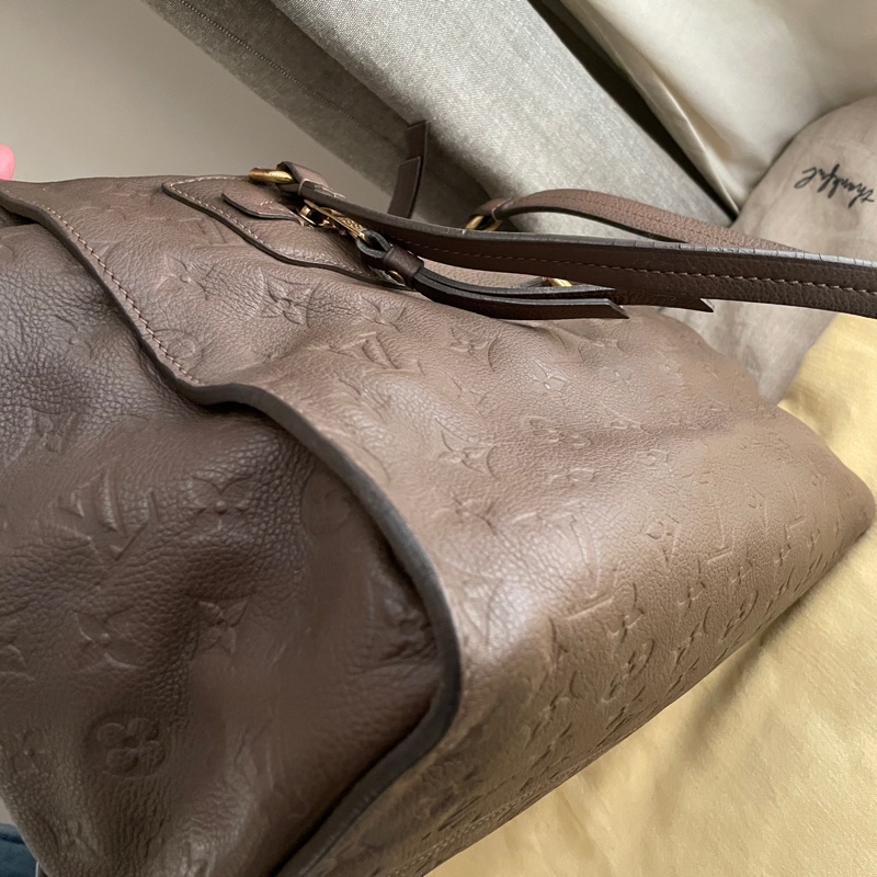 Louis Vuitton高級系列全皮托特包原10幾萬🎞LV老花字壓紋🎞 類never full🎞瀟🎞手提/肩背/側背/斜背/小資包/媽媽包/過夜包🎞正品🎞況好🎞🈶️原包附長背帶-35