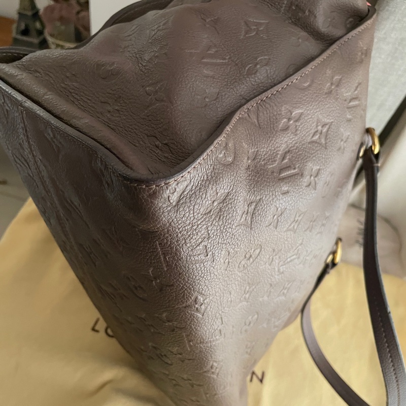 Louis Vuitton高級系列全皮托特包原10幾萬🎞LV老花字壓紋🎞 類never full🎞瀟🎞手提/肩背/側背/斜背/小資包/媽媽包/過夜包🎞正品🎞況好🎞🈶️原包附長背帶-36