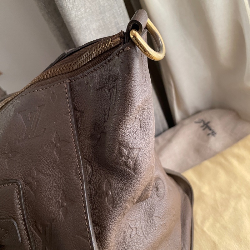 Louis Vuitton高級系列全皮托特包原10幾萬🎞LV老花字壓紋🎞 類never full🎞瀟🎞手提/肩背/側背/斜背/小資包/媽媽包/過夜包🎞正品🎞況好🎞🈶️原包附長背帶-50