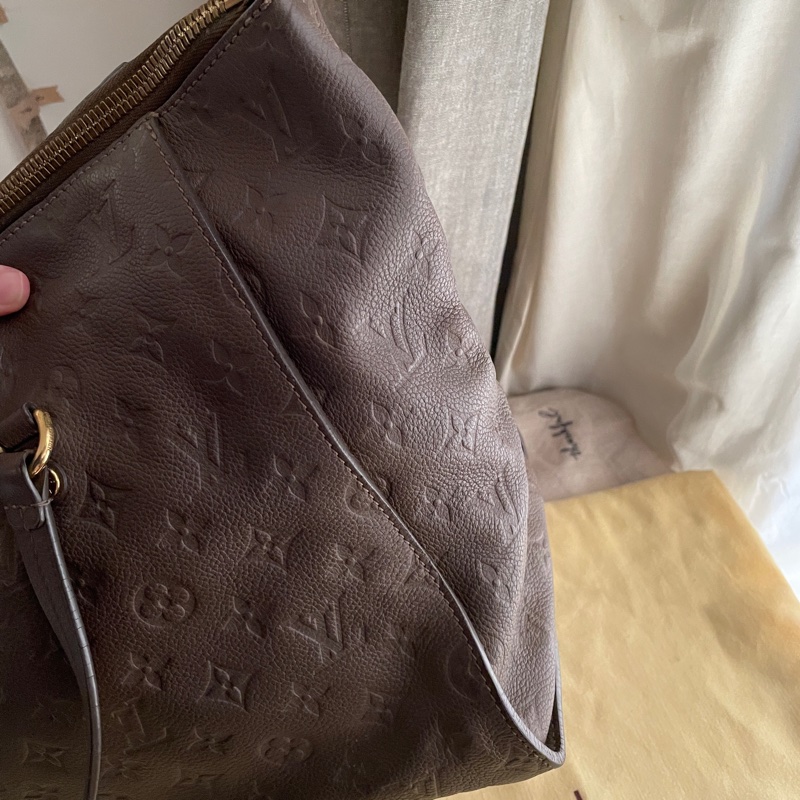 Louis Vuitton高級系列全皮托特包原10幾萬🎞LV老花字壓紋🎞 類never full🎞瀟🎞手提/肩背/側背/斜背/小資包/媽媽包/過夜包🎞正品🎞況好🎞🈶️原包附長背帶-53