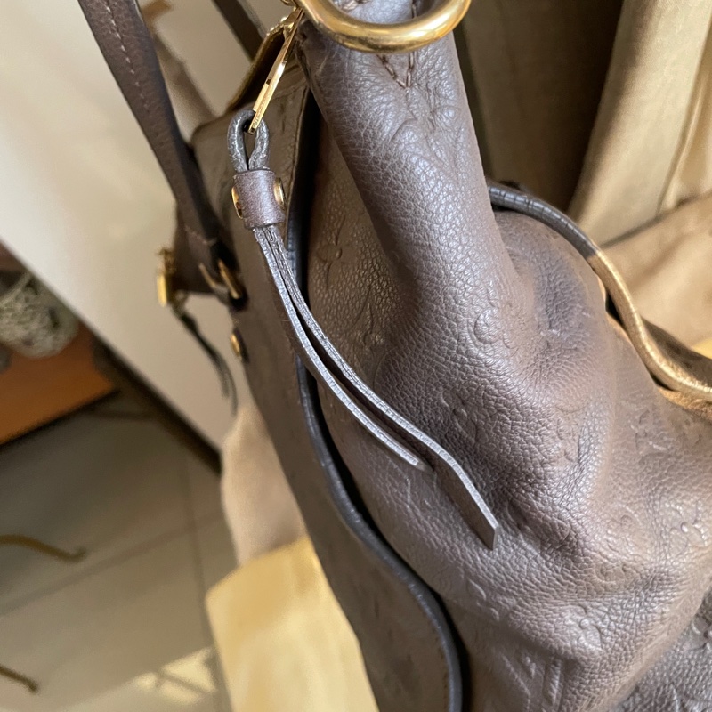 Louis Vuitton高級系列全皮托特包原10幾萬🎞LV老花字壓紋🎞 類never full🎞瀟🎞手提/肩背/側背/斜背/小資包/媽媽包/過夜包🎞正品🎞況好🎞🈶️原包附長背帶-60