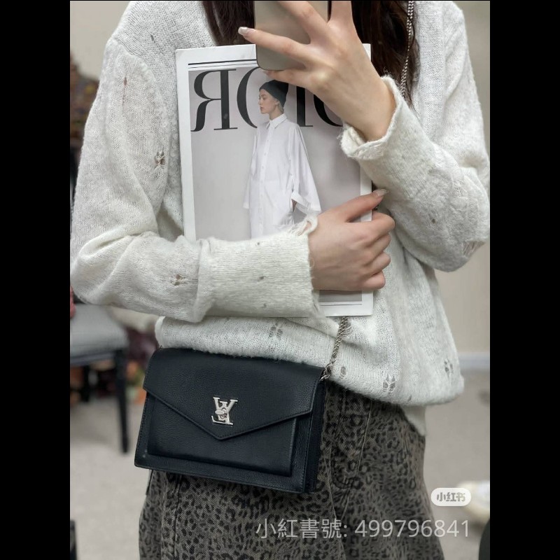 LV Mylockme Chain Pochette小牛皮肩背包 M63471-3