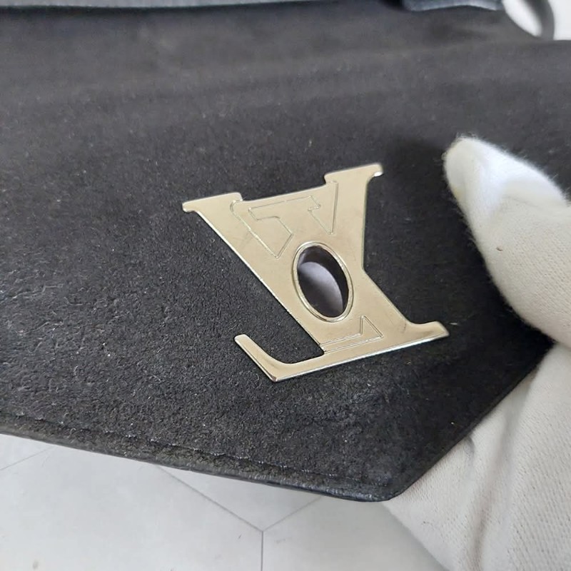 LV Mylockme Chain Pochette小牛皮肩背包 M63471-28