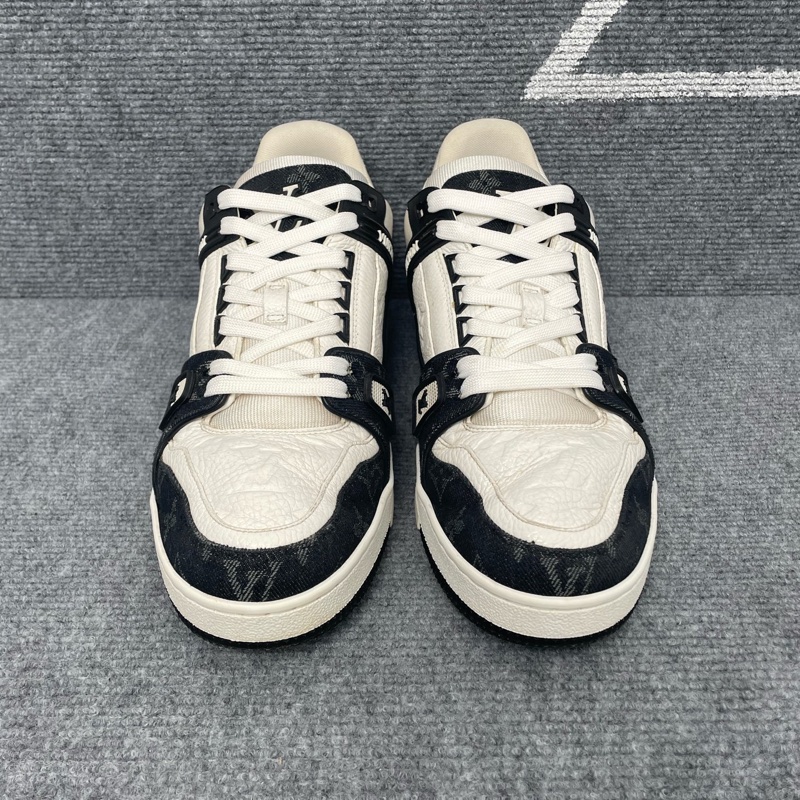 97新 LV 黑白老花牛仔布trainer板鞋8碼=42碼-1