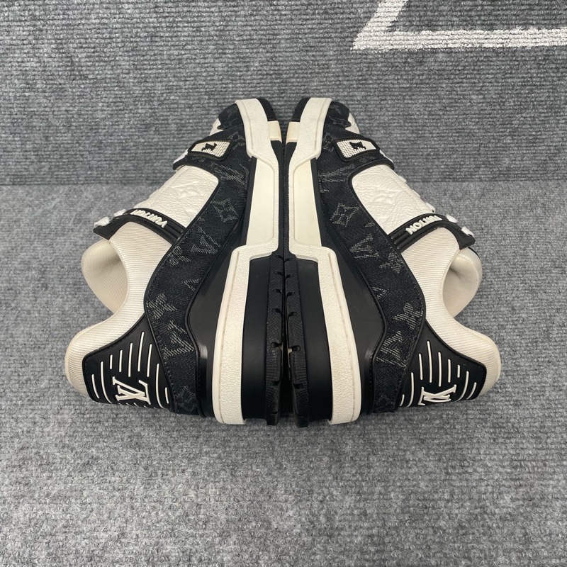 97新 LV 黑白老花牛仔布trainer板鞋8碼=42碼-2