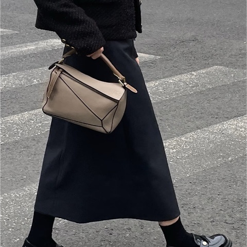 羅易威LOEWE沙色金釦牛皮Puzzle小號手提肩背包