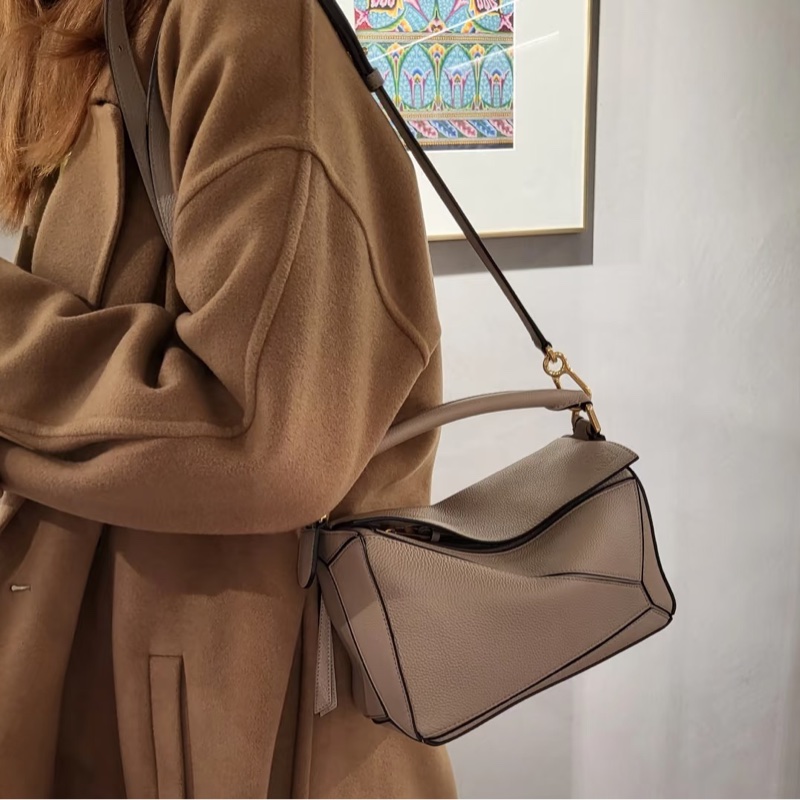 羅易威LOEWE沙色金釦牛皮Puzzle小號手提肩背包-2