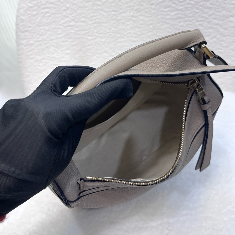 羅易威LOEWE沙色金釦牛皮Puzzle小號手提肩背包-12