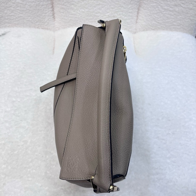 羅易威LOEWE沙色金釦牛皮Puzzle小號手提肩背包-19