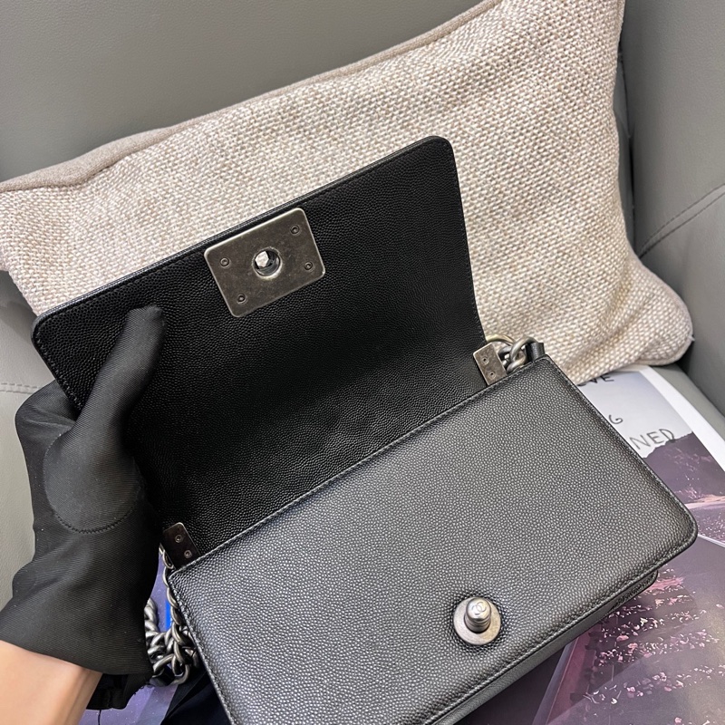 99新 Chanel香奈兒黑銀leboy荔枝紋牛皮小號-6