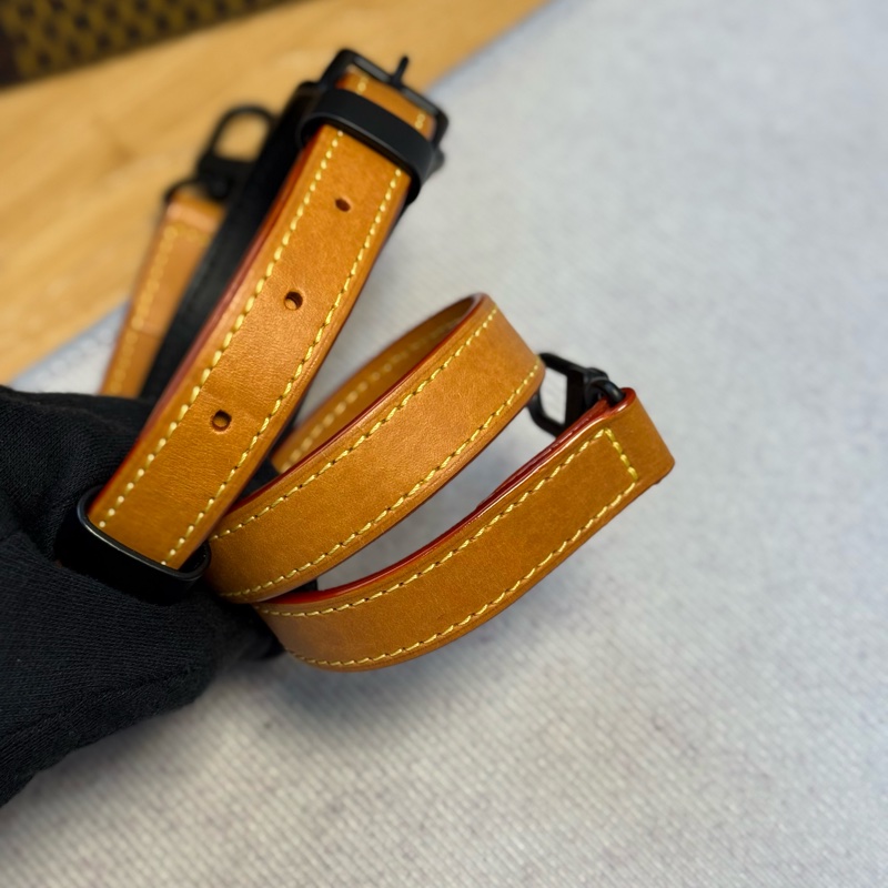 LV Nigo 限量聯名 琴譜托特斜背包-22