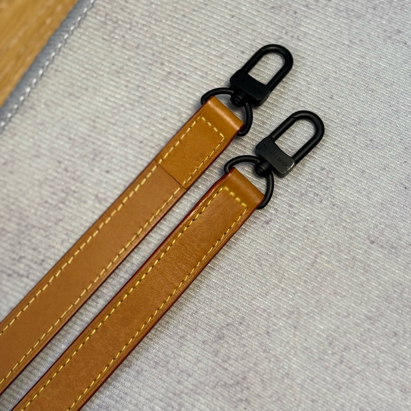 LV Nigo 限量聯名 琴譜托特斜背包-23