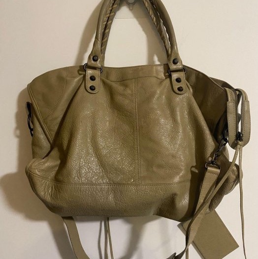 限時特價✅好裝 超美色 大款 日常 旅行包  巴黎世家 機車包 真品 容量大 Balenciaga 奶茶色 大地色 包美 好搭 容量有 經典包款-2