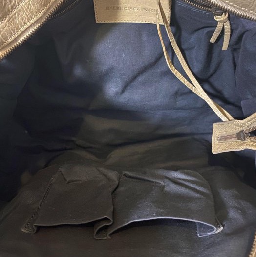 限時特價✅好裝 超美色 大款 日常 旅行包  巴黎世家 機車包 真品 容量大 Balenciaga 奶茶色 大地色 包美 好搭 容量有 經典包款-9