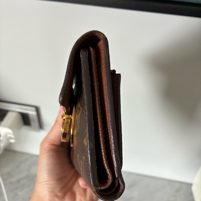 Lv 曼哈頓鎖頭短夾-12