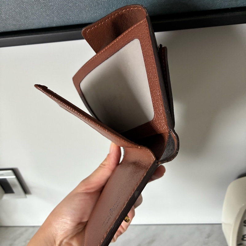 Lv 曼哈頓鎖頭短夾-15