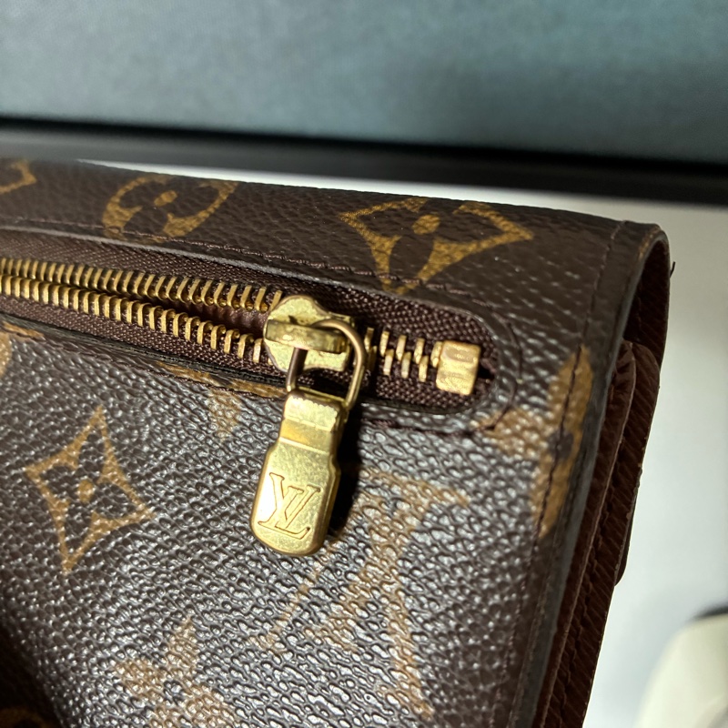 Lv 曼哈頓鎖頭短夾-22