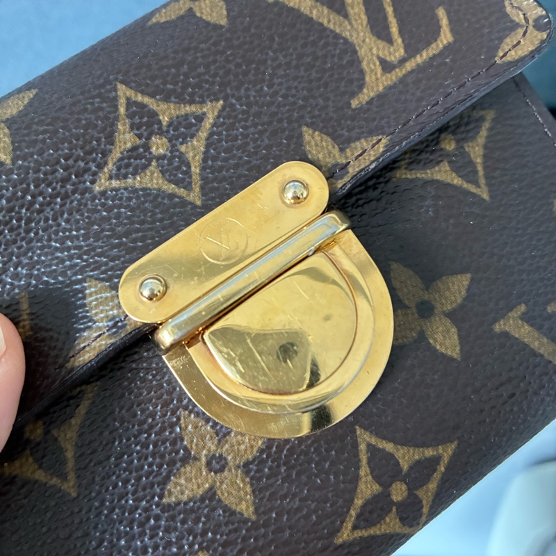 Lv 曼哈頓鎖頭短夾-24