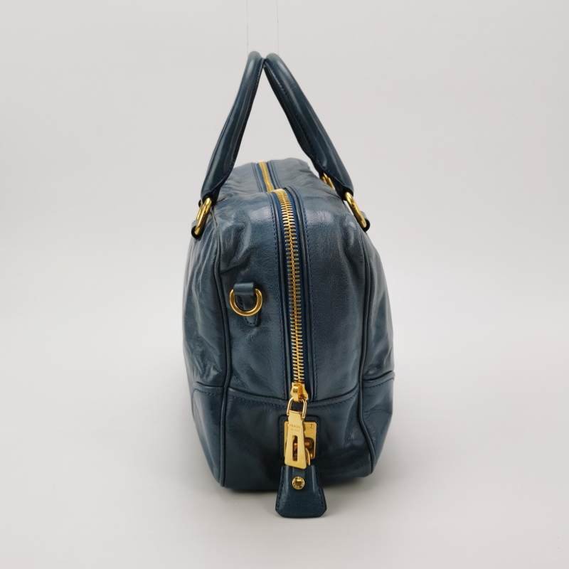 Prada油蠟皮純色字母Logo斜挎包單肩包-3