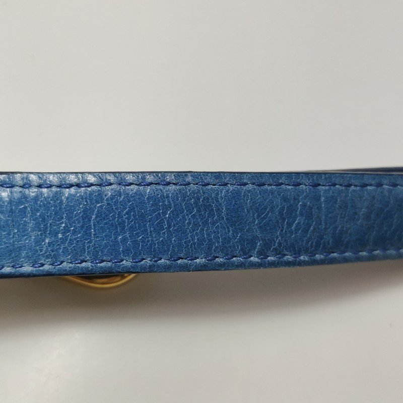 Prada油蠟皮純色字母Logo斜挎包單肩包-11