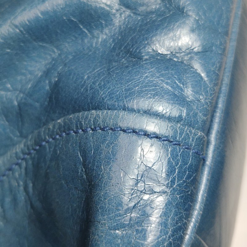 Prada油蠟皮純色字母Logo斜挎包單肩包-18