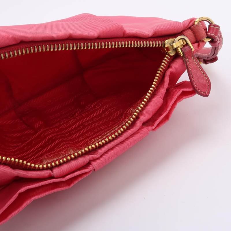 Prada羊皮尼龍布純色蝴蝶結裝飾字母logo手拿包-5