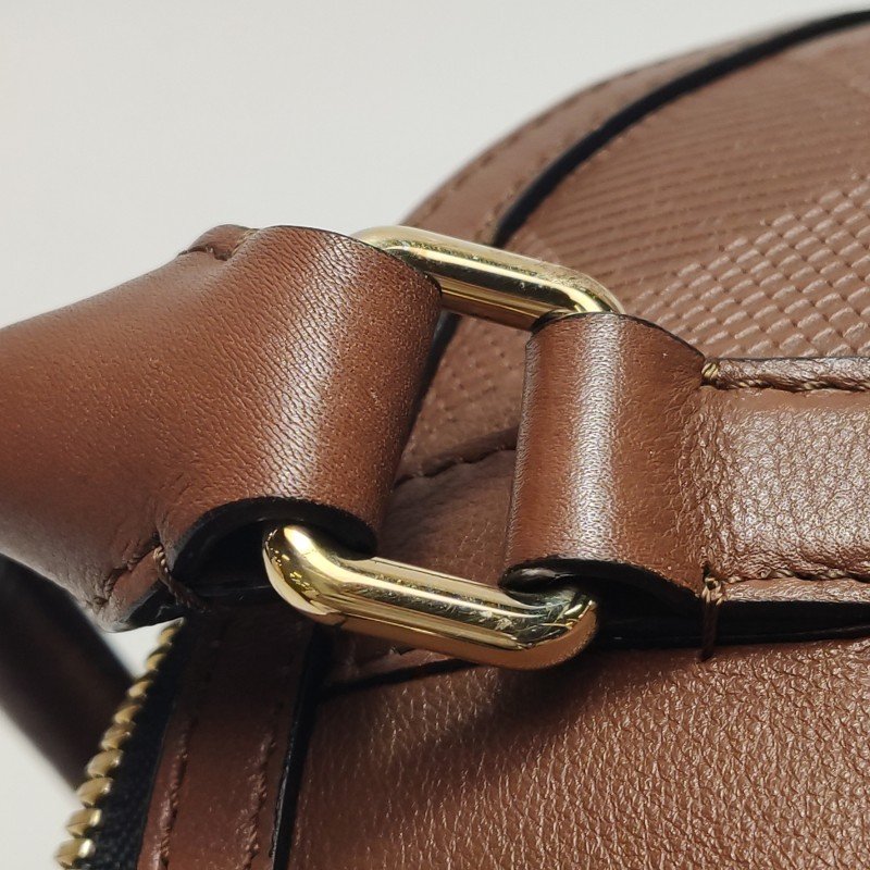 Burberry牛皮純色絎縫拉鏈斜挎包單肩包-12