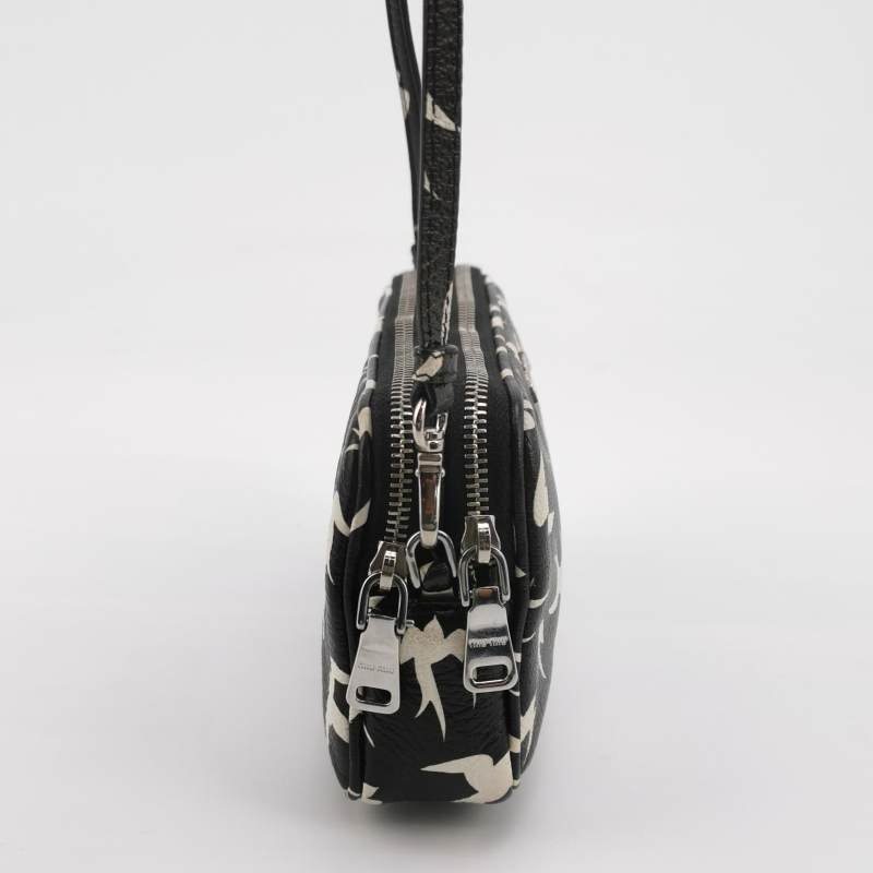 Miu Miu牛皮圖案印花字母Logo拉鏈斜挎包單肩包-3