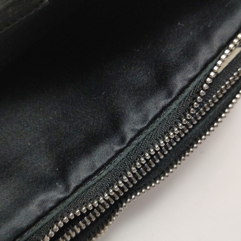 Miu Miu牛皮圖案印花字母Logo拉鏈斜挎包單肩包-10