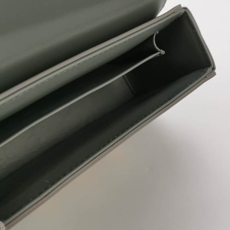 Dior 30 Montaigne蒙田包迷你牛皮純色CD標誌斜挎包單肩包-6