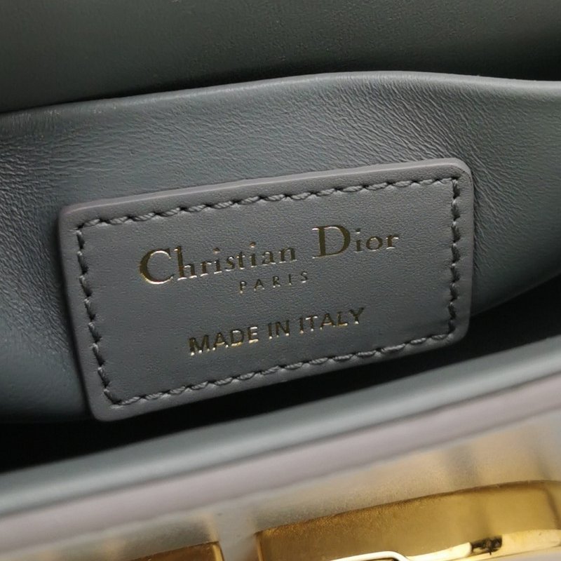 Dior 30 Montaigne蒙田包迷你牛皮純色CD標誌斜挎包單肩包-7