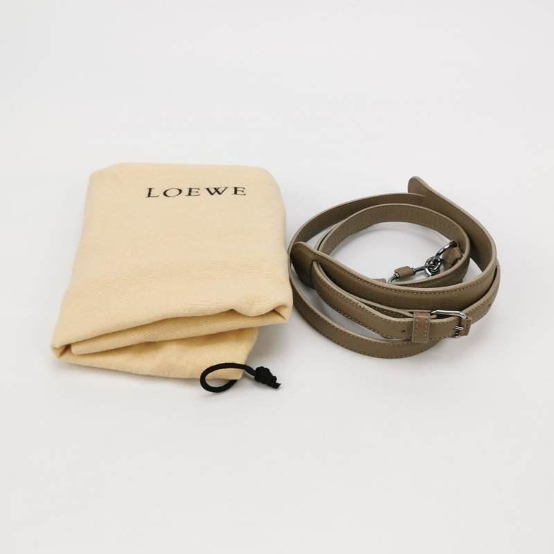 Loewe牛皮拼色logo標識金屬扣斜挎包單肩包-8
