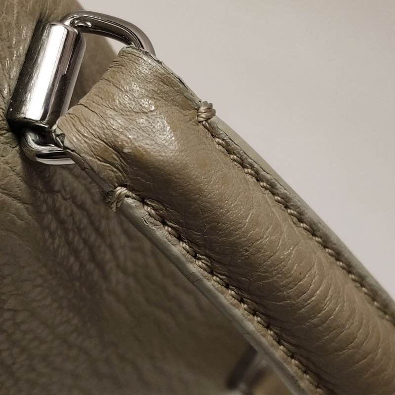 Loewe牛皮拼色logo標識金屬扣斜挎包單肩包-19