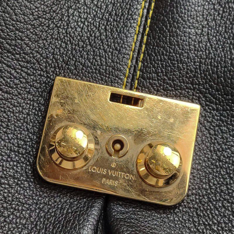 Louis Vuitton(LV)Suhali蘇哈里牛皮羊皮鉚釘手提包-10