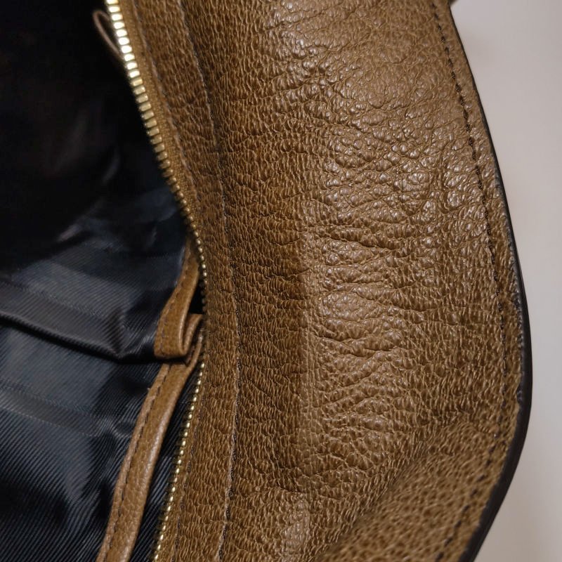 Burberry牛皮純色字母logo金屬扣單肩包-10