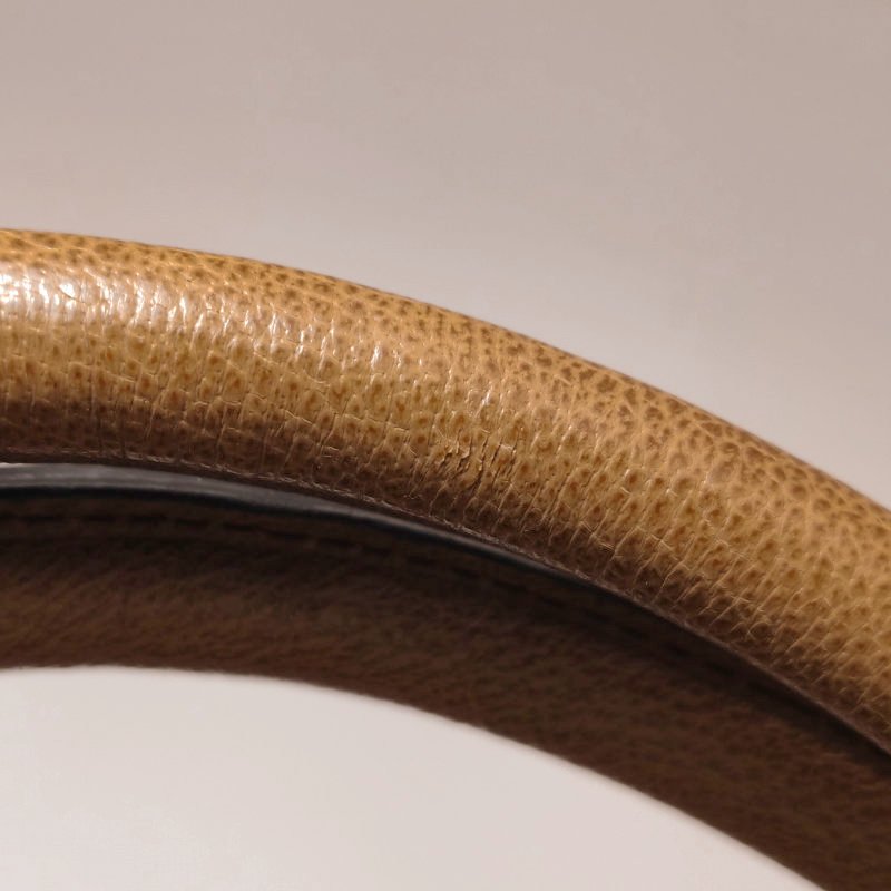 Burberry牛皮純色字母logo金屬扣單肩包-11