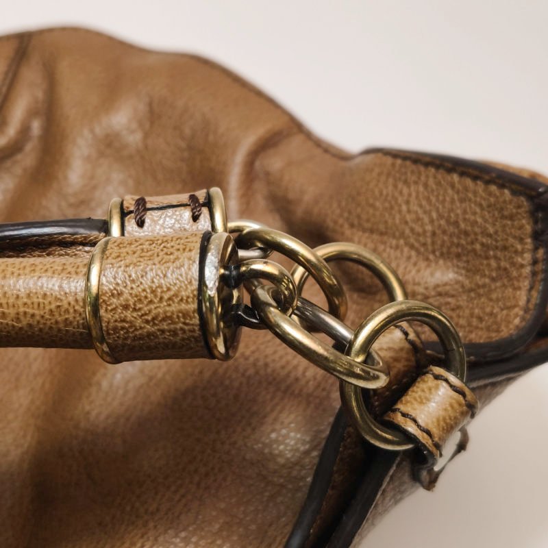 Burberry牛皮純色字母logo金屬扣單肩包-15