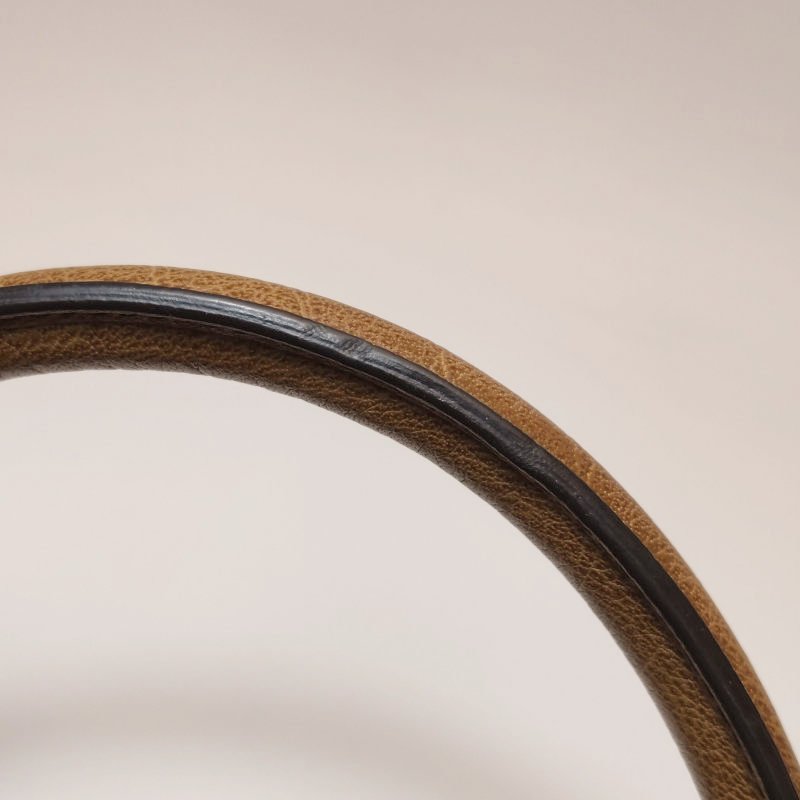 Burberry牛皮純色字母logo金屬扣單肩包-19