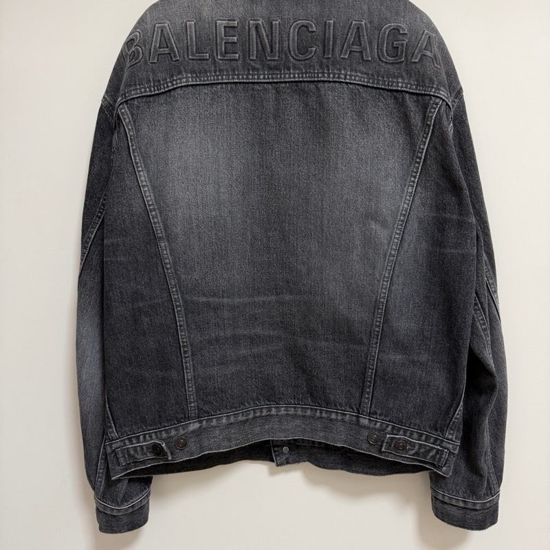 Balenciaga 立體浮雕Logo深灰色牛仔外套 男女都可以穿 附實穿-0