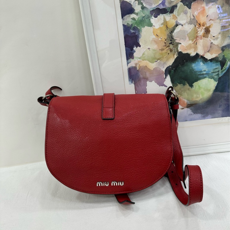 Miu Miu繆繆 紅色斜背包-1