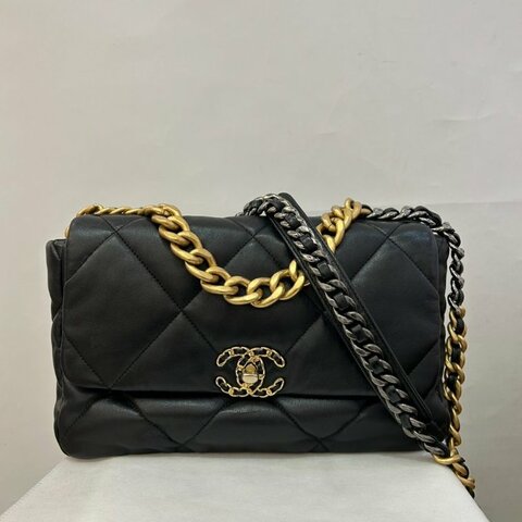 Chanel 黑羊皮金釦 19包30公分