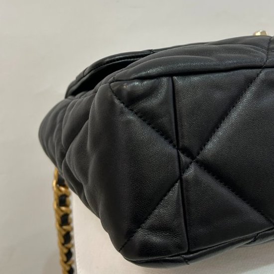 Chanel 黑羊皮金釦 19包30公分-6