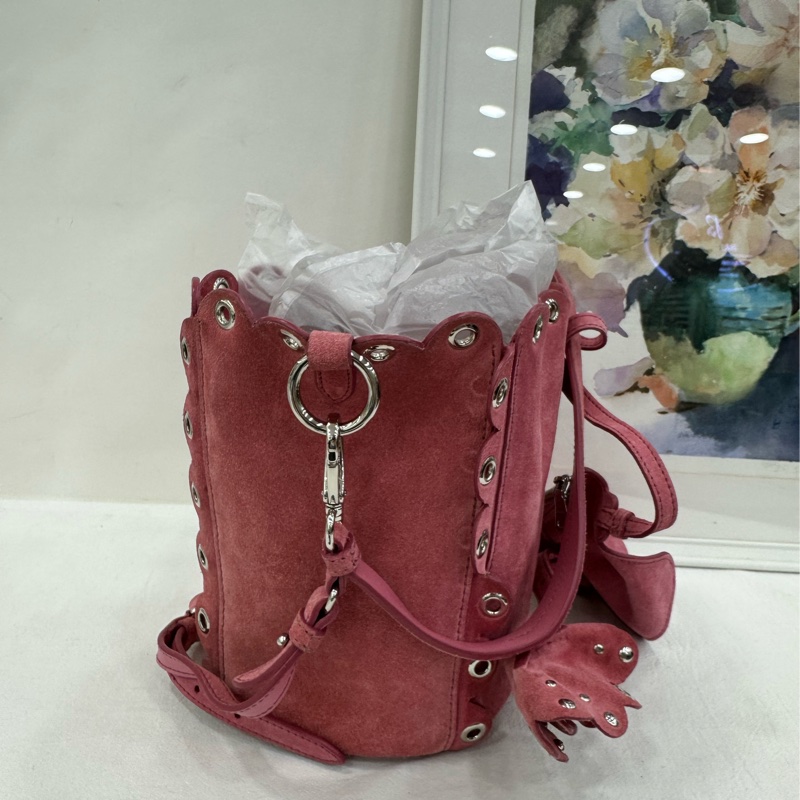 MiuMiu/繆繆 花朵水桶包 玫粉紅色 麂皮材質 尺寸約14*21*14cm-1