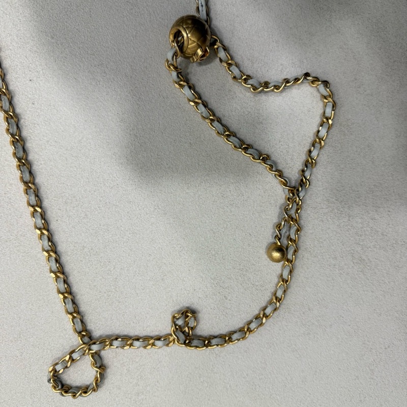 Chanel WOC 金球WOC 灰色 高級灰色 專櫃14萬 新款 淺灰色肩背包 側背包 香奈兒-17