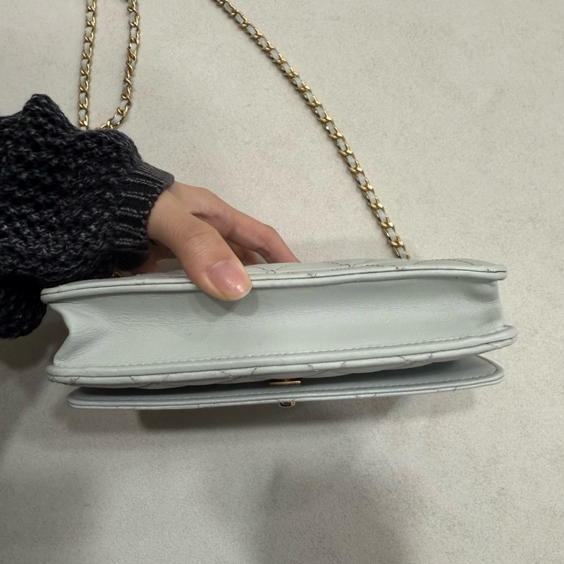 Chanel WOC 金球WOC 灰色 高級灰色 專櫃14萬 新款 淺灰色肩背包 側背包 香奈兒-18