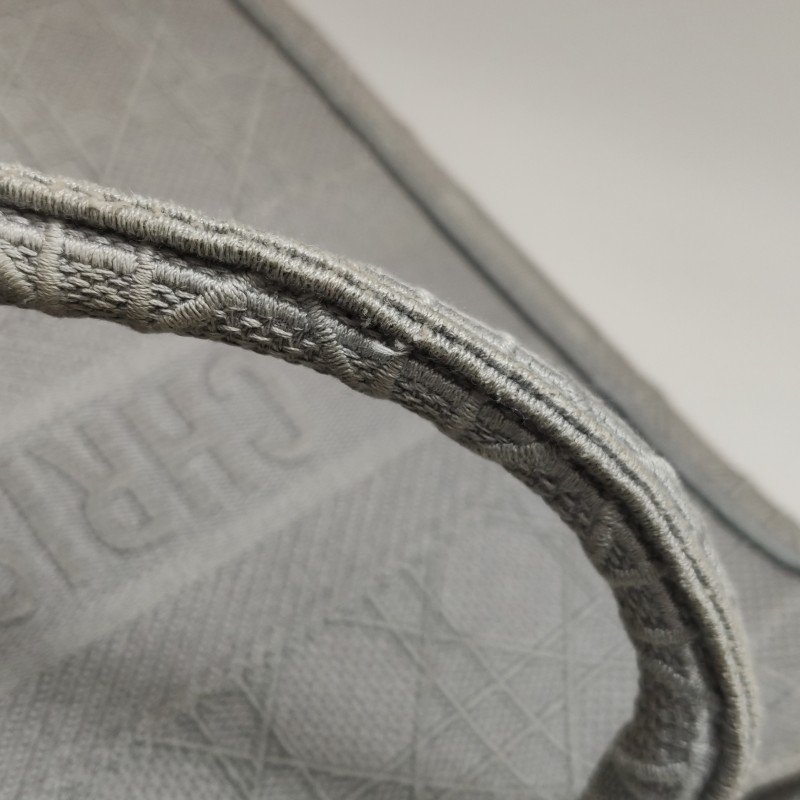 Dior BookTote中號帆布藤格紋手提包-11